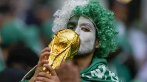 L’offre saoudienne pour la FIFA dévoilée : violations des droits derrière les forums cinématographiques