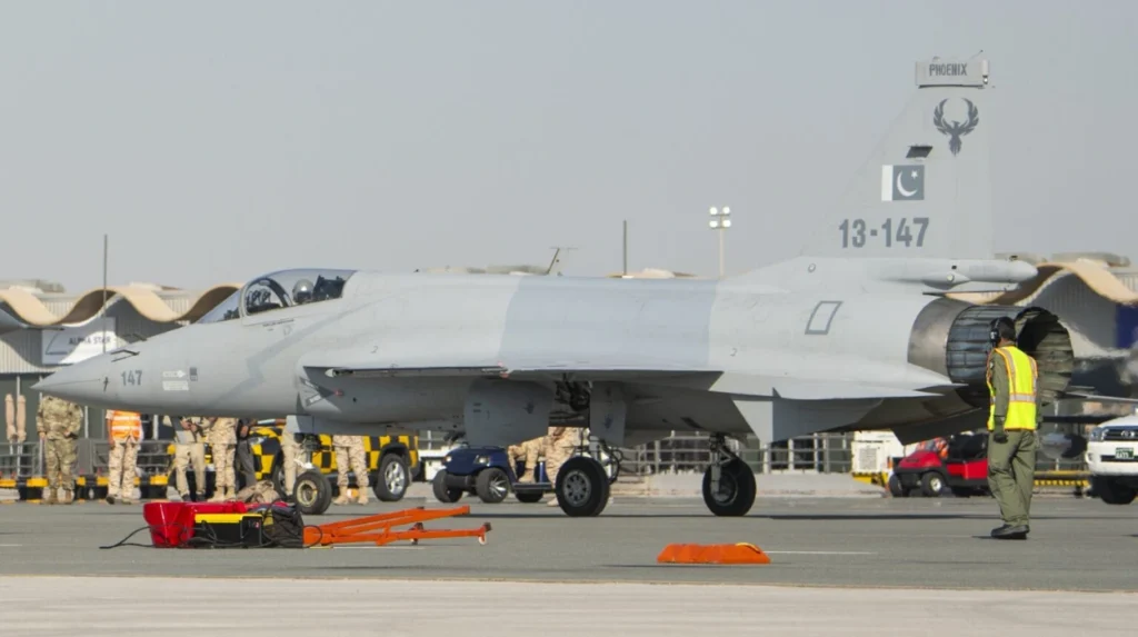 Acuerdo JF-17 Sudán golpea reclamos sportswashing FIFA 2034