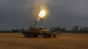 Alors que les missiles frappent l'Ukraine, la FIFA s'apprête à accueillir la Russie sur le terrain