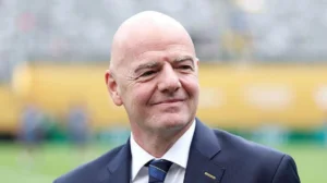 Cómo el Aumento de Salario de Gianni Infantino en FIFA Ilustra Desafíos de Gobernanza
