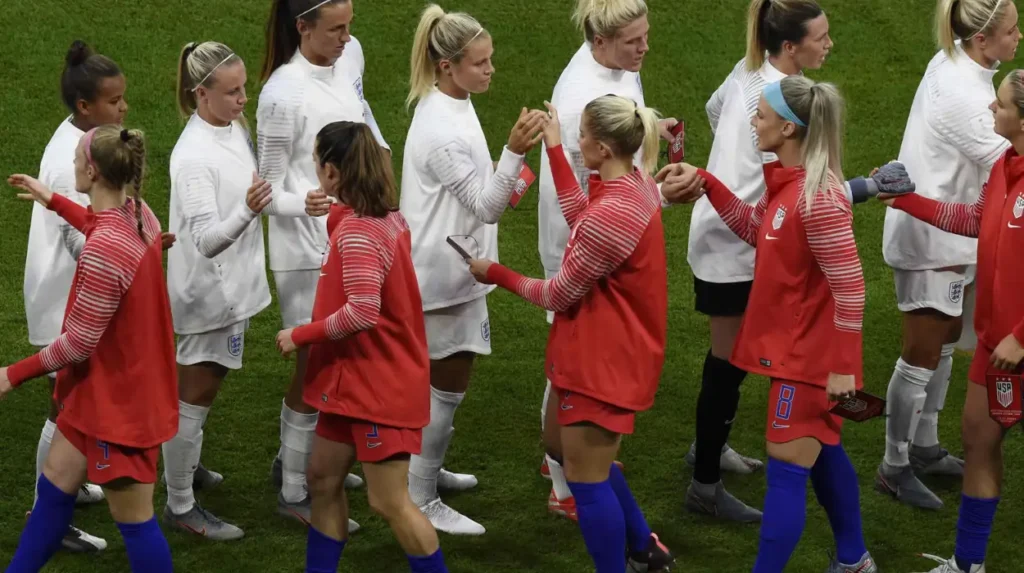 La FIFA y las asociaciones nacionales chocan por el control del fútbol femenino
