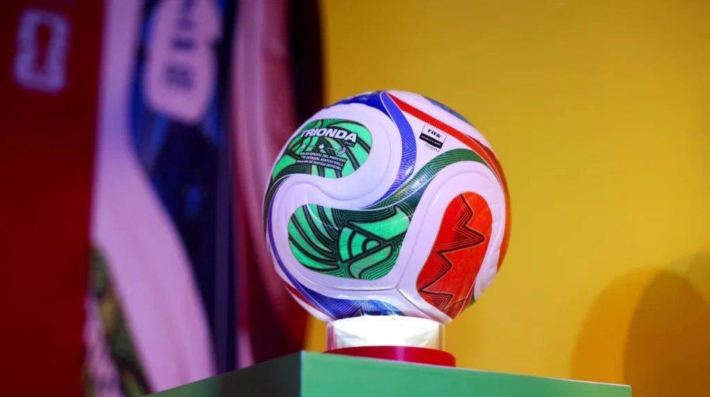 El Cuaderno de Reglas Desigual de la FIFA: Crecentes Preguntas sobre Dobles Estándares en el Fútbol Mundial