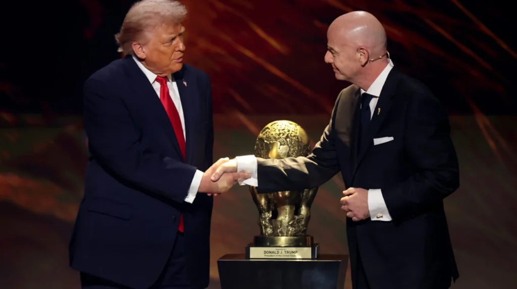 El Parlamento Europeo pide a la FIFA que investigue a Infantino y a Trump