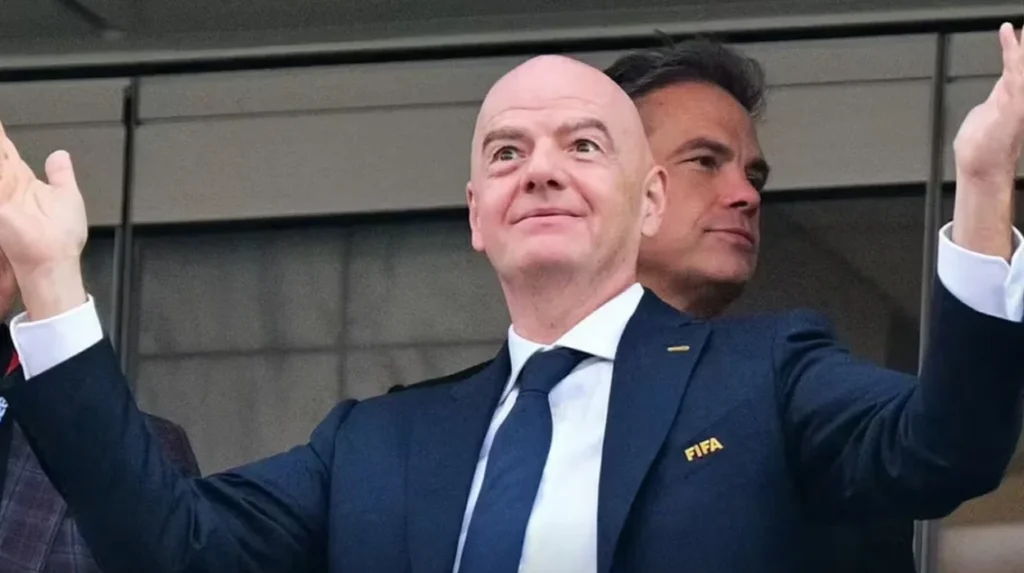 La expansión de la Copa del Mundo de la FIFA enfrenta una creciente reacción climática