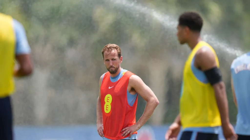 La prohibición de botellas de agua en el Mundial de la FIFA reaviva los debates sobre seguridad y calor