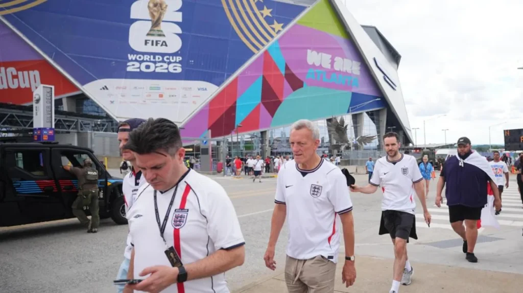 Los Lib Dems piden a la FA y a la UEFA salir de la FIFA