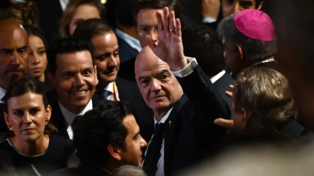 Infantino recupera apoyo en África y Sudamérica mientras Europa se mantiene firme
