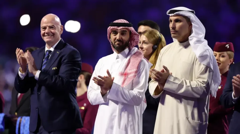 El silencio de Arabia Saudita profundiza la crisis de Gianni Infantino en la FIFA de cara al Mundial de 2034.