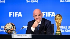 Tres confederaciones de FIFA se movilizan contra Infantino por Arabia Saudí 2034